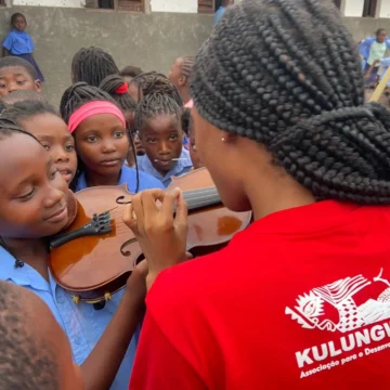 xiquitsi-mozal Xiquitsi e Mozal aproximam a música das escolas da Matola