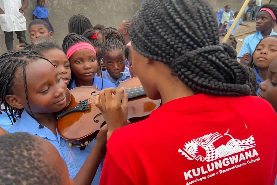 xiquitsi-mozal02 Xiquitsi e Mozal aproximam a música das escolas da Matola